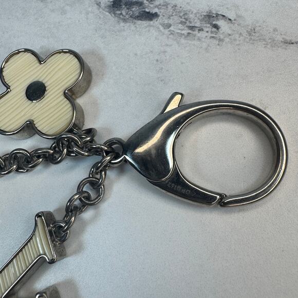 Louis Vuitton Fleur d'Epi Keychain Bag Charm Resin/Brass Key Holder Monogram LV - Picture 7 of 9